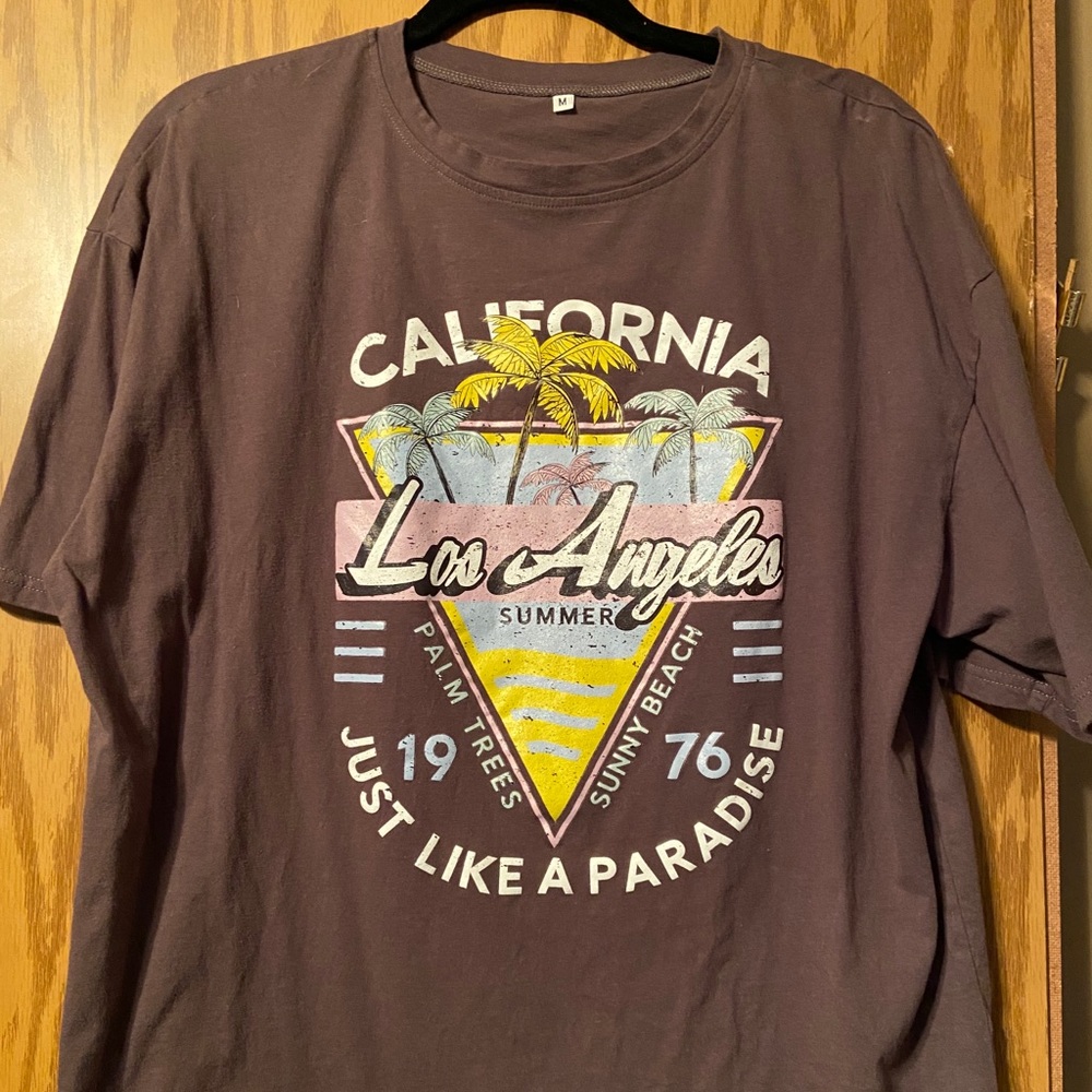 LOS ANGELES  graphic tee 😍